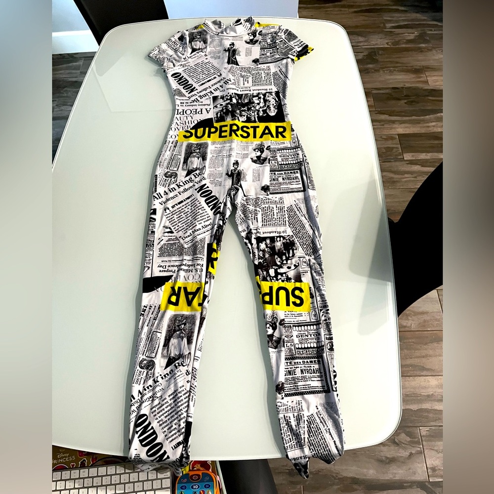 Graphic Print Jumpsuit - Picture 2 of 7